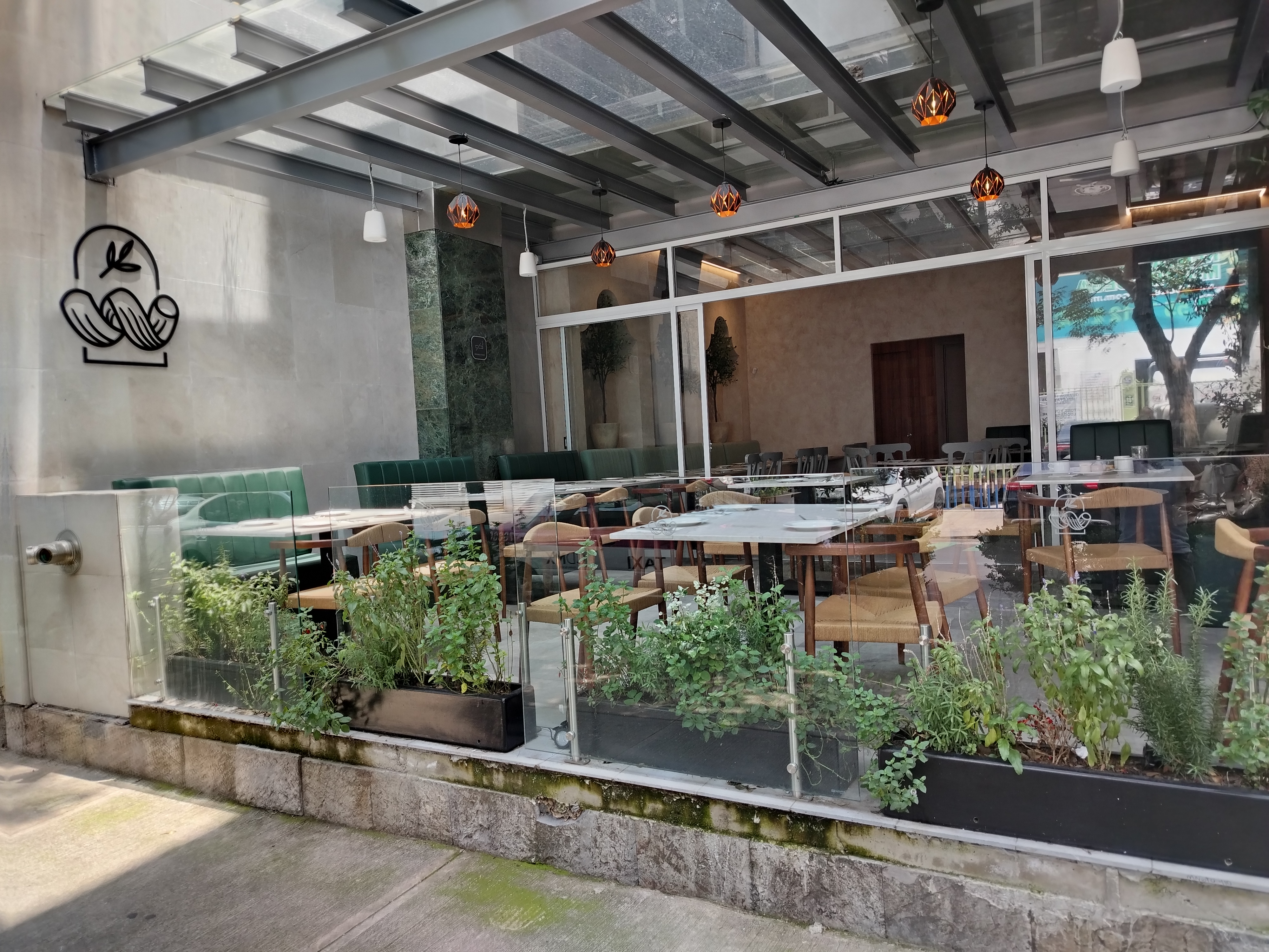 Terraza exterior de Basilli